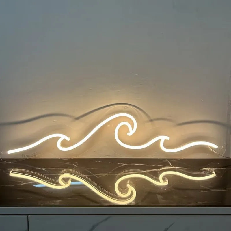 Luz de pared LED de ola marina, estilo neón. Vista 4 del producto.