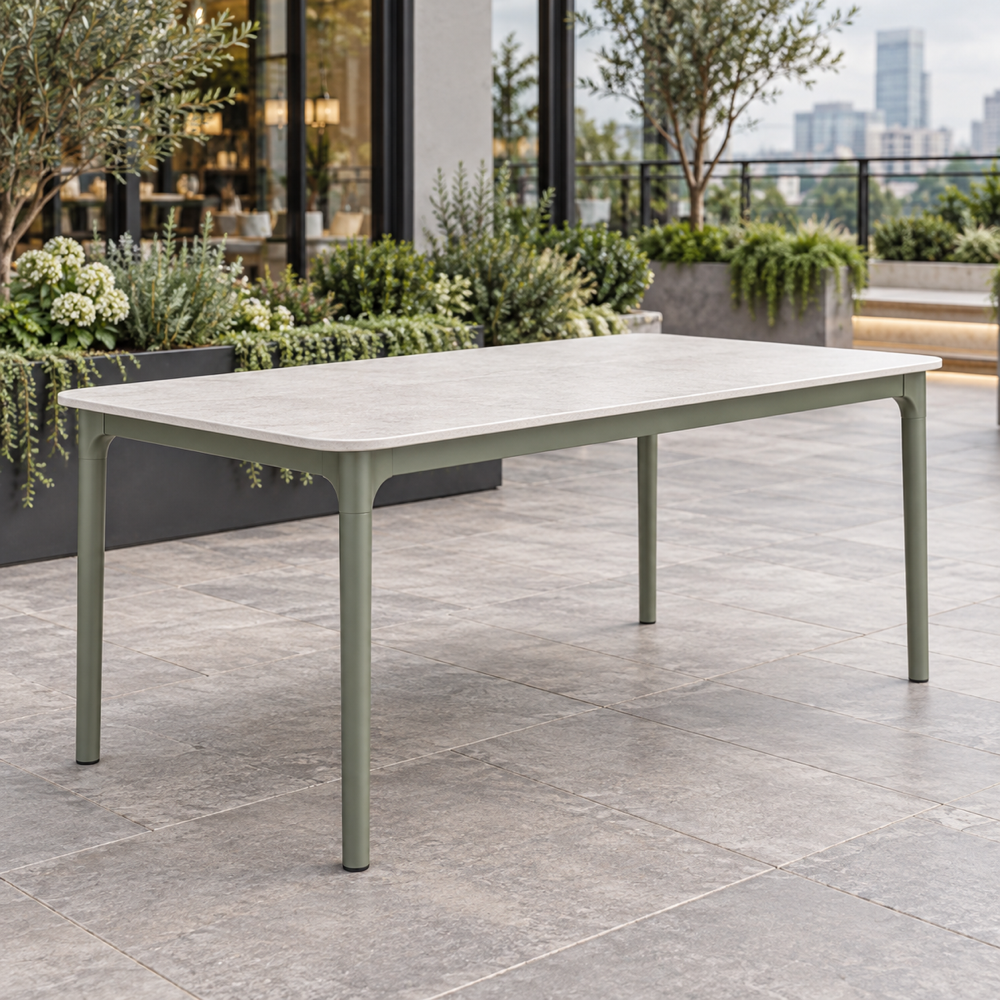 Mesa de exterior Opla. Vista 1 del producto. Concepto ilustrativo creado con IA; el diseño final se confirma antes de producir.